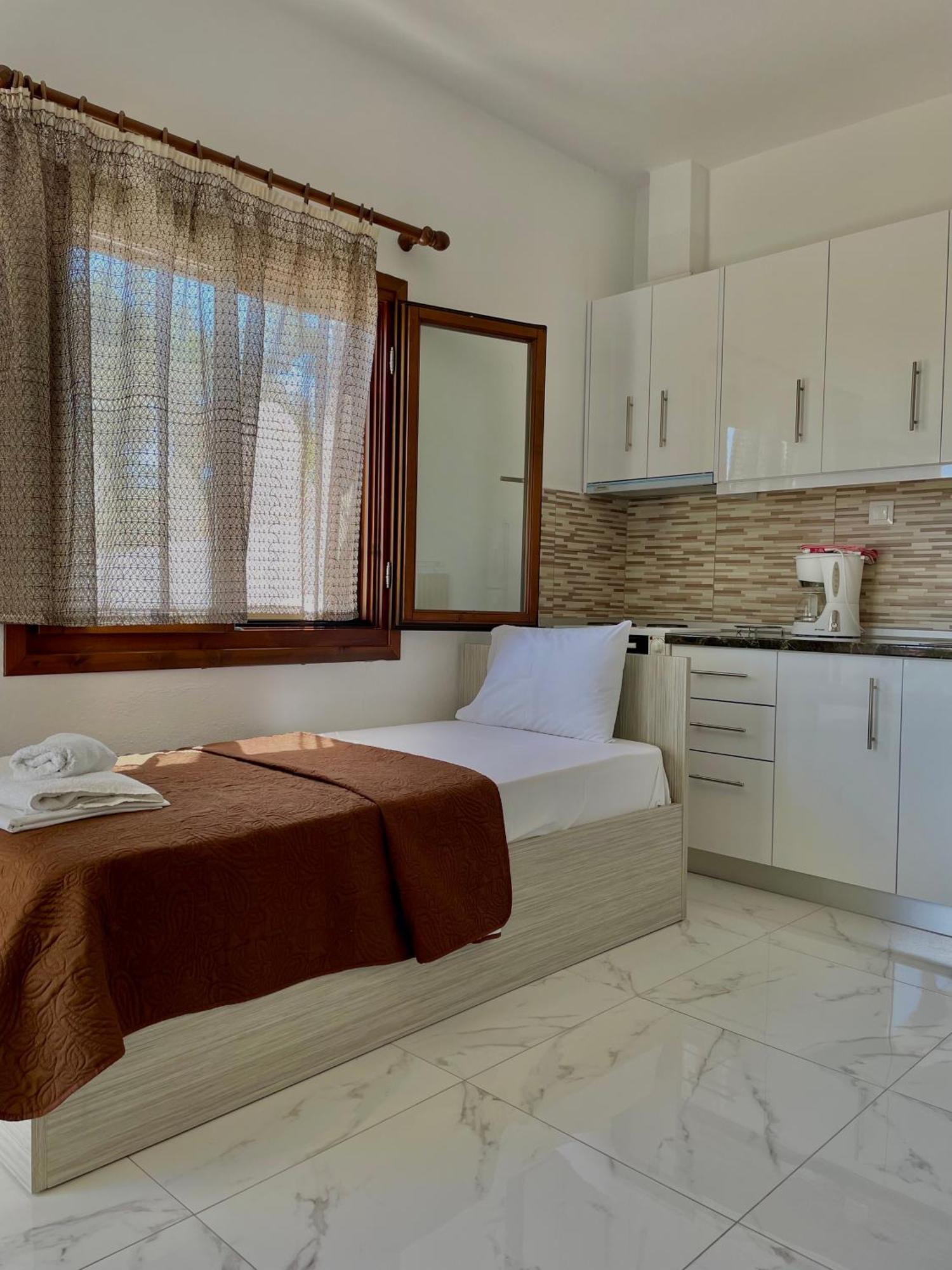 Anna Dani Apartments 보우르보우로우 외부 사진
