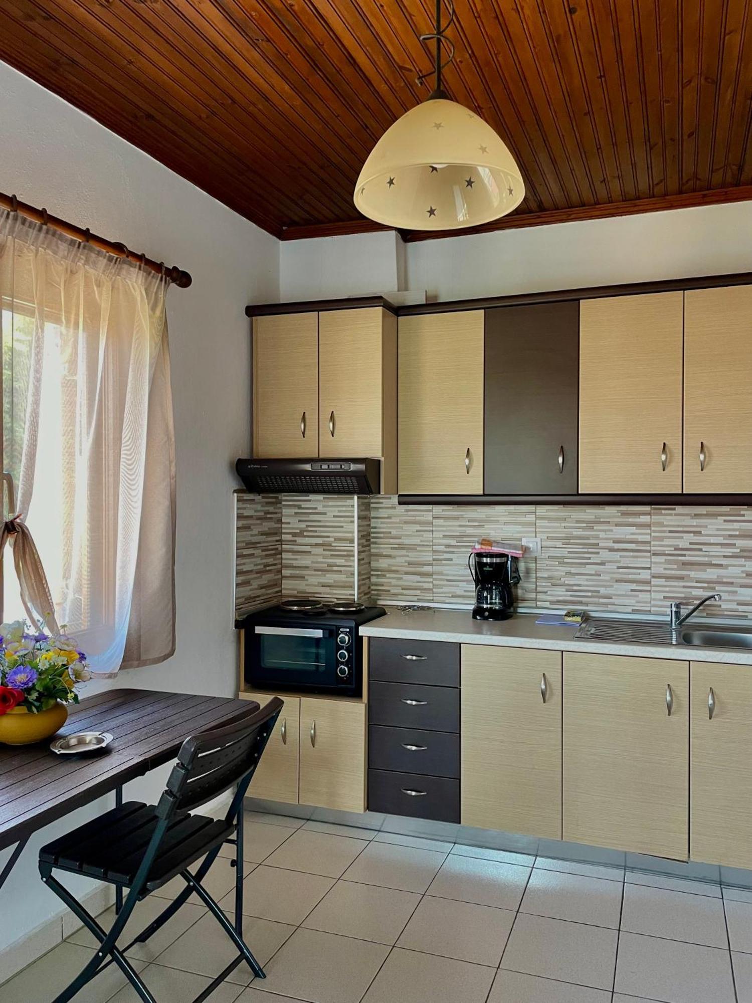 Anna Dani Apartments 보우르보우로우 외부 사진