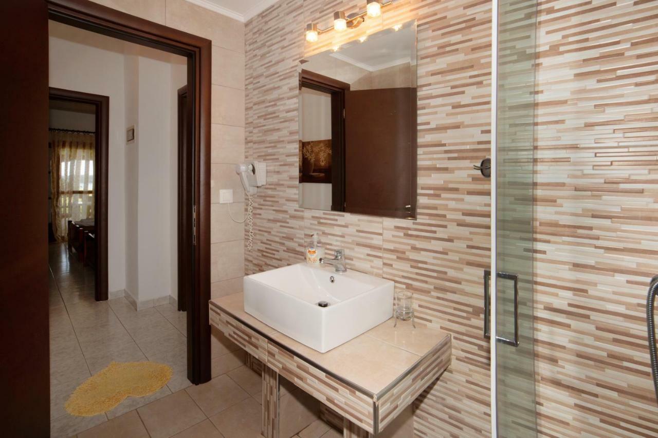 Anna Dani Apartments 보우르보우로우 외부 사진